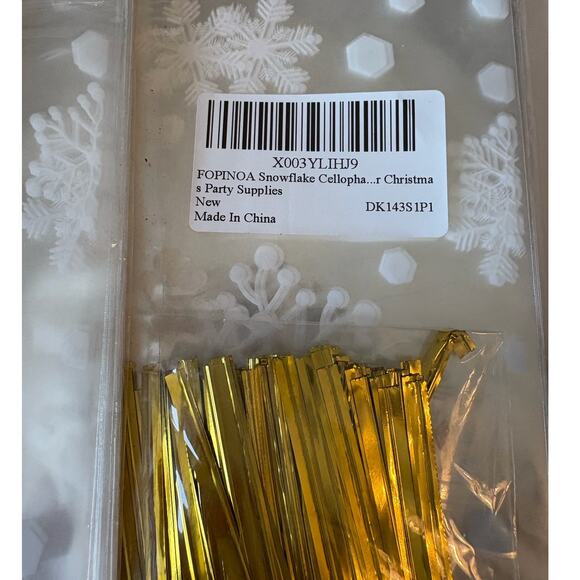 Christmas Cellophane Snowflake Treat Bags with Twist Ties Candy Cookie Bags - Picture 5 of 5